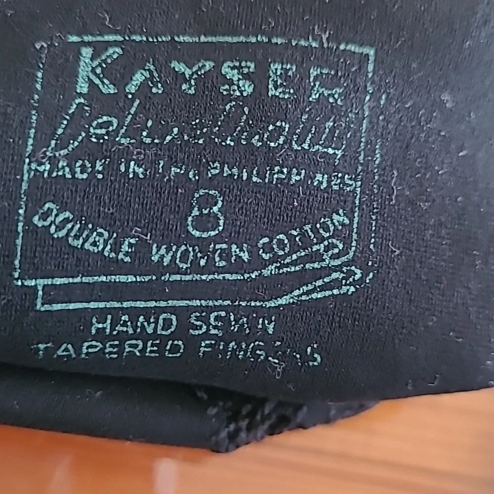 VINTAGE GLOVES GROUP OF FIVE - Picture 5 of 15